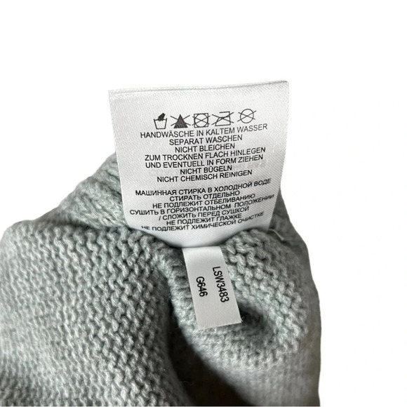 Lolë • Inverness Poncho - Picture 6 of 6